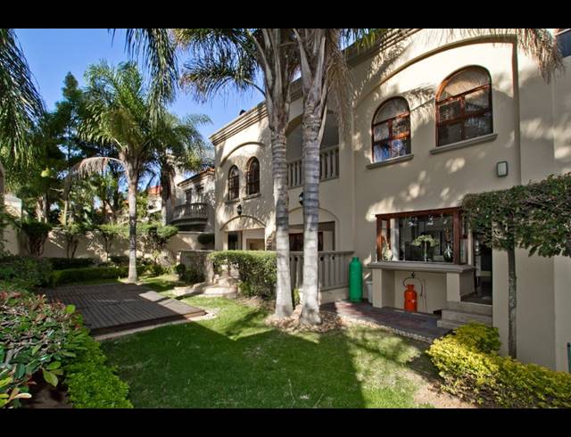 4 BEDROOM HOUSE FOR SALE IN KHYBER ROCK